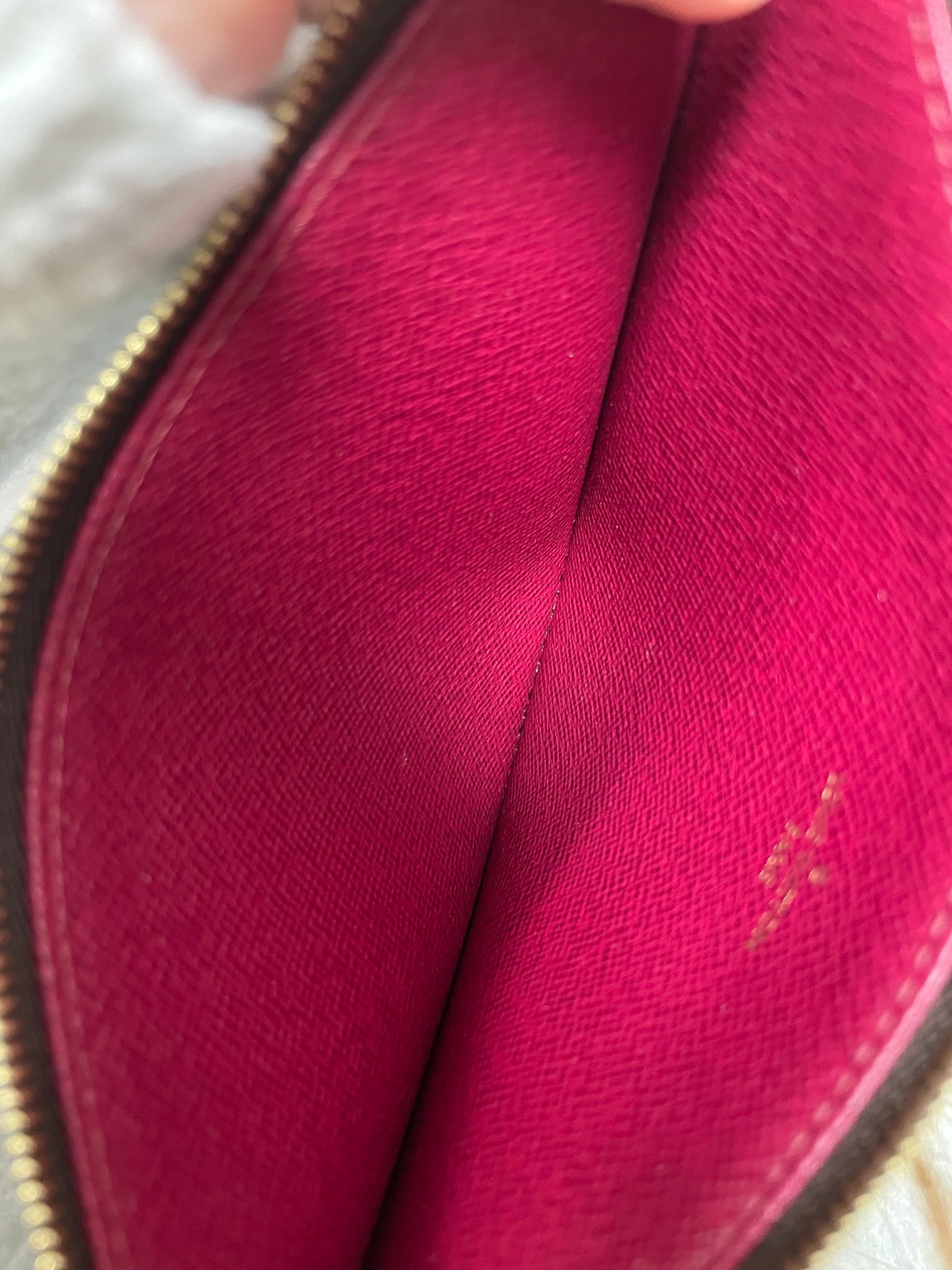 Crossbody Luxury Designer By Louis Vuitton, Size: Small