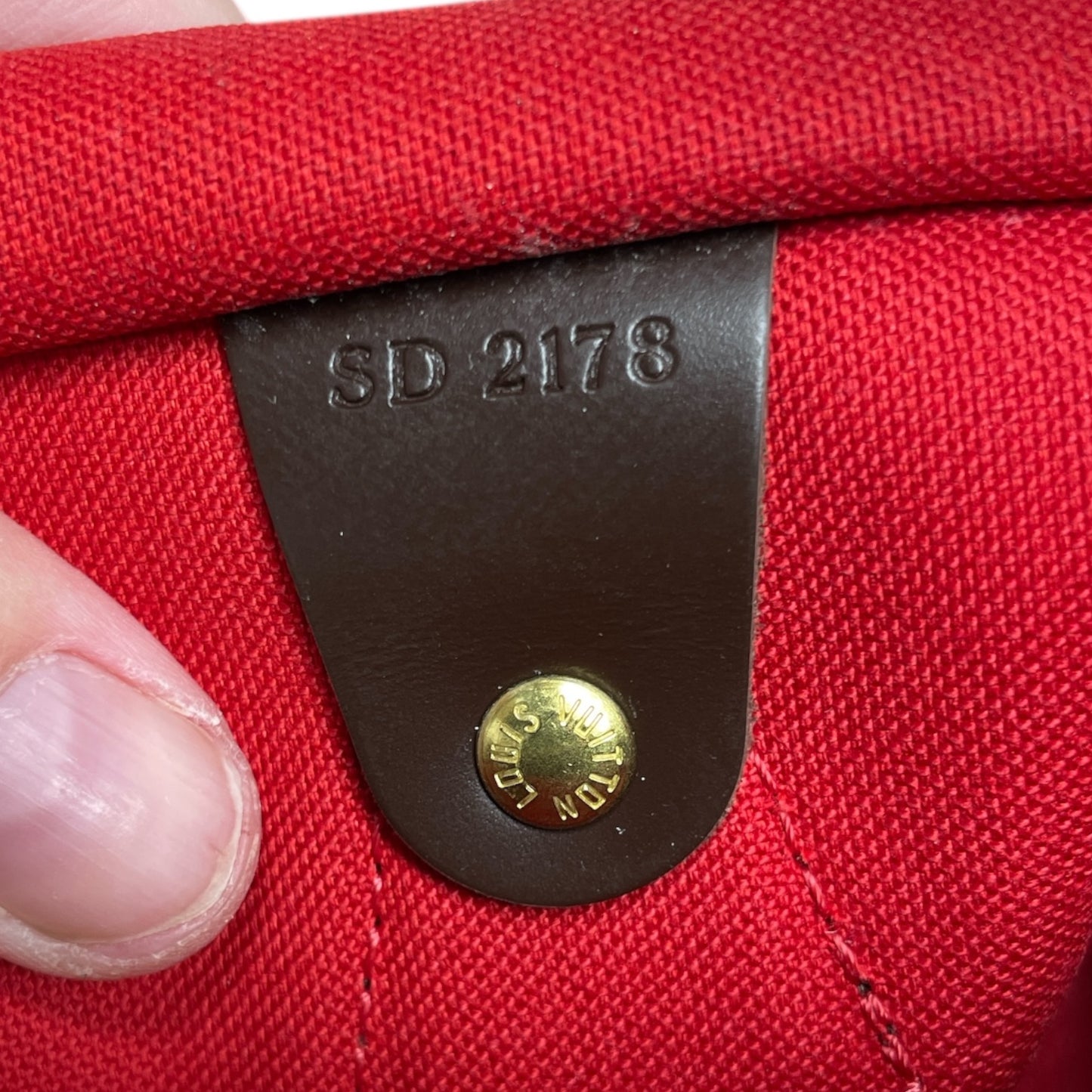 Handbag Luxury Designer By Louis Vuitton, Size: Medium