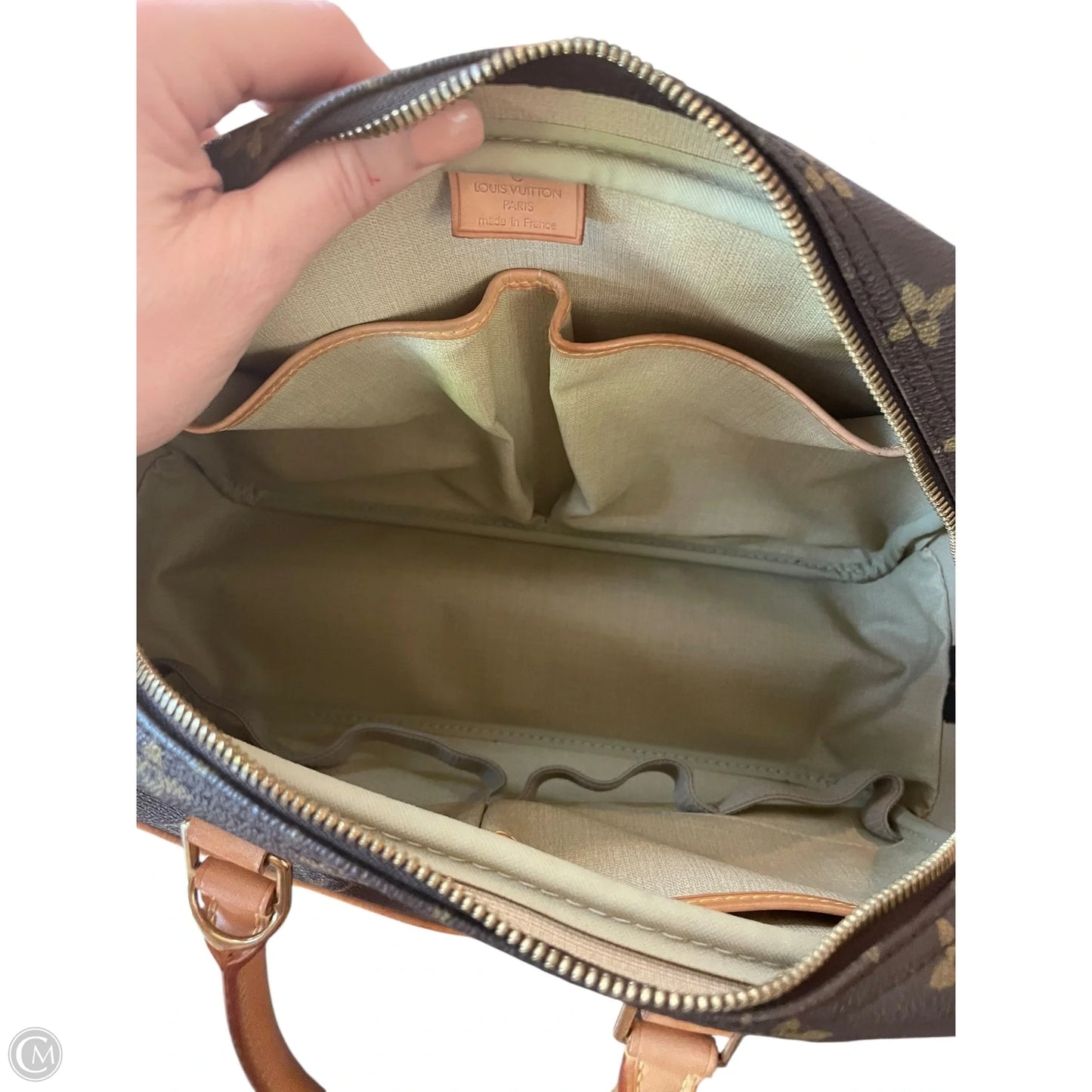Handbag Luxury Designer By Louis Vuitton, Size: Large
