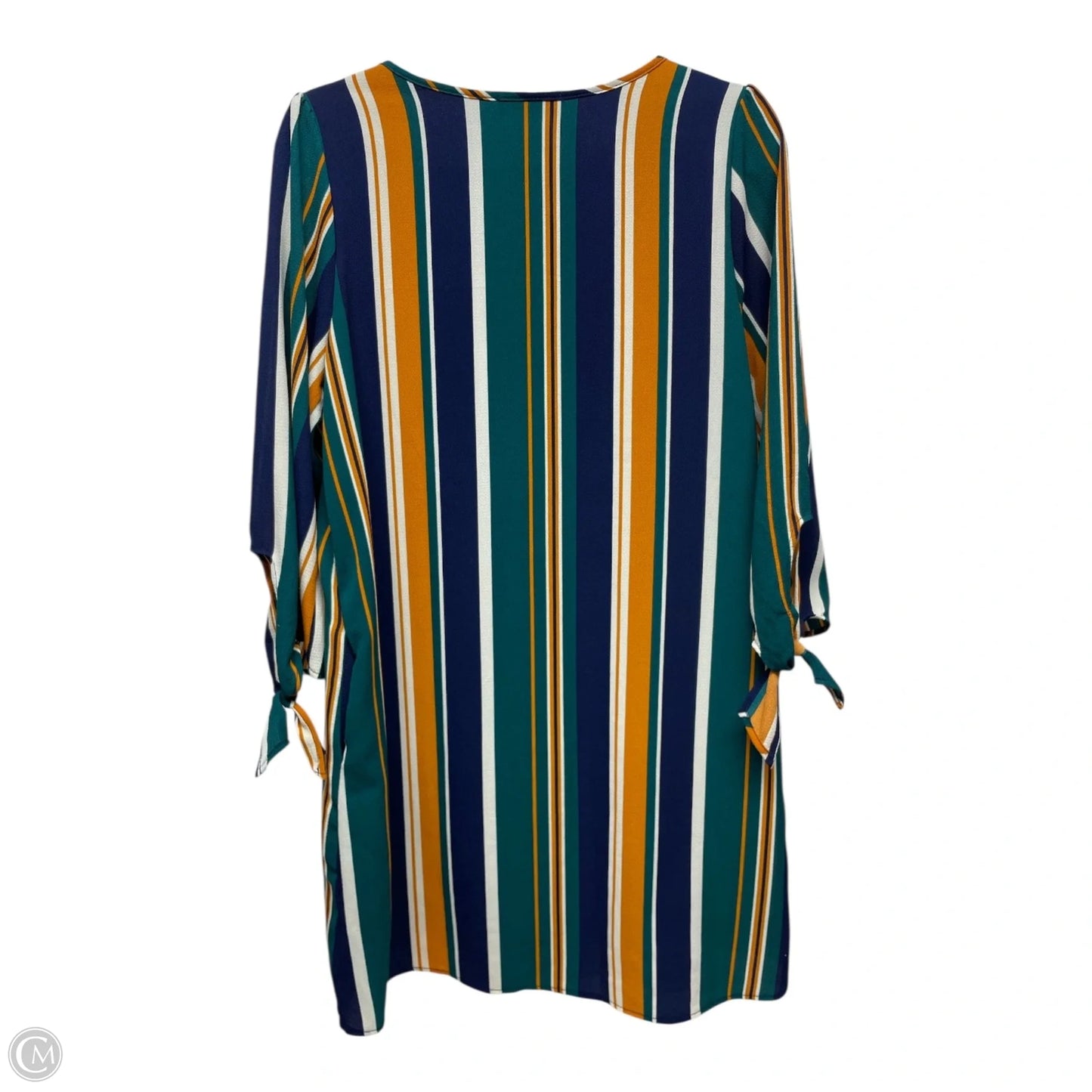 Dress Casual Short By Entro In Striped Pattern, Size: S