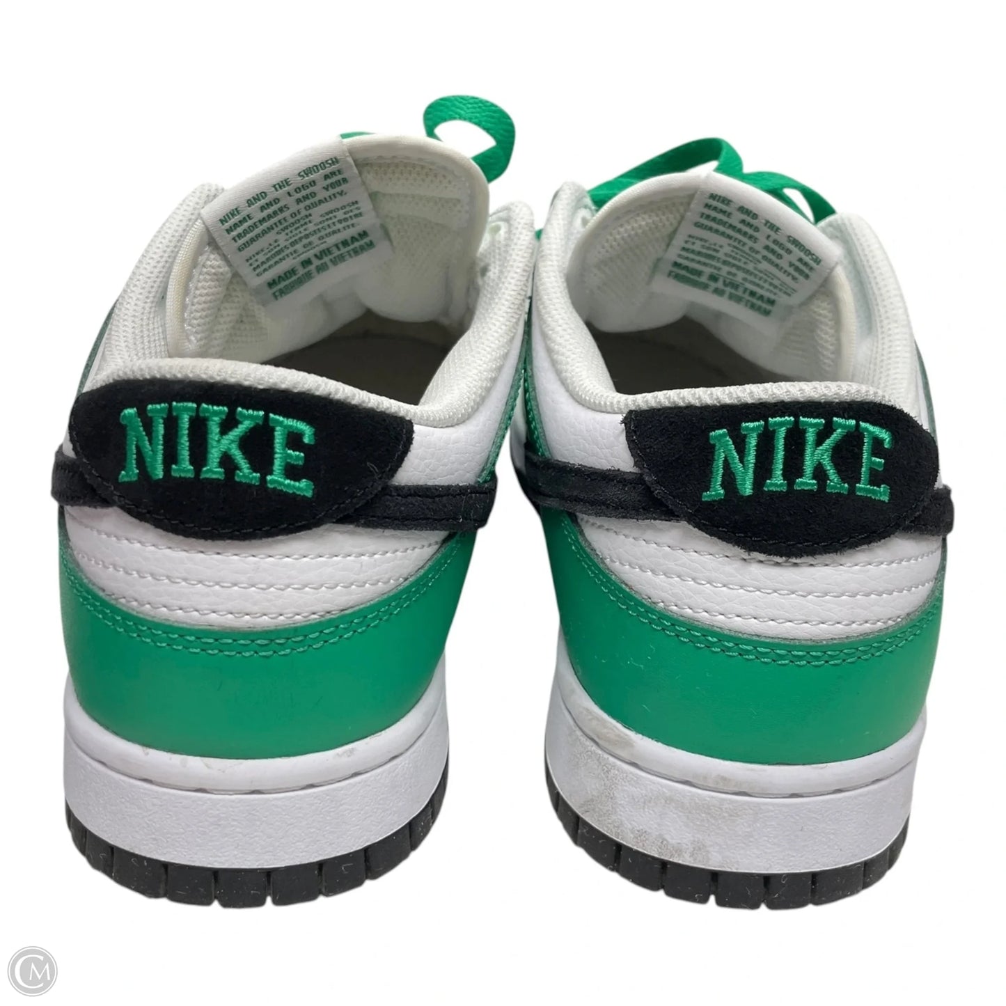 Shoes Sneakers By Nike In Green & White, Size: 10.5