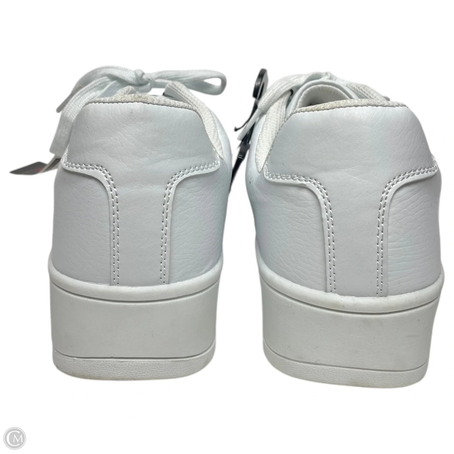 Shoes Sneakers By No Boundaries In White, Size: 10