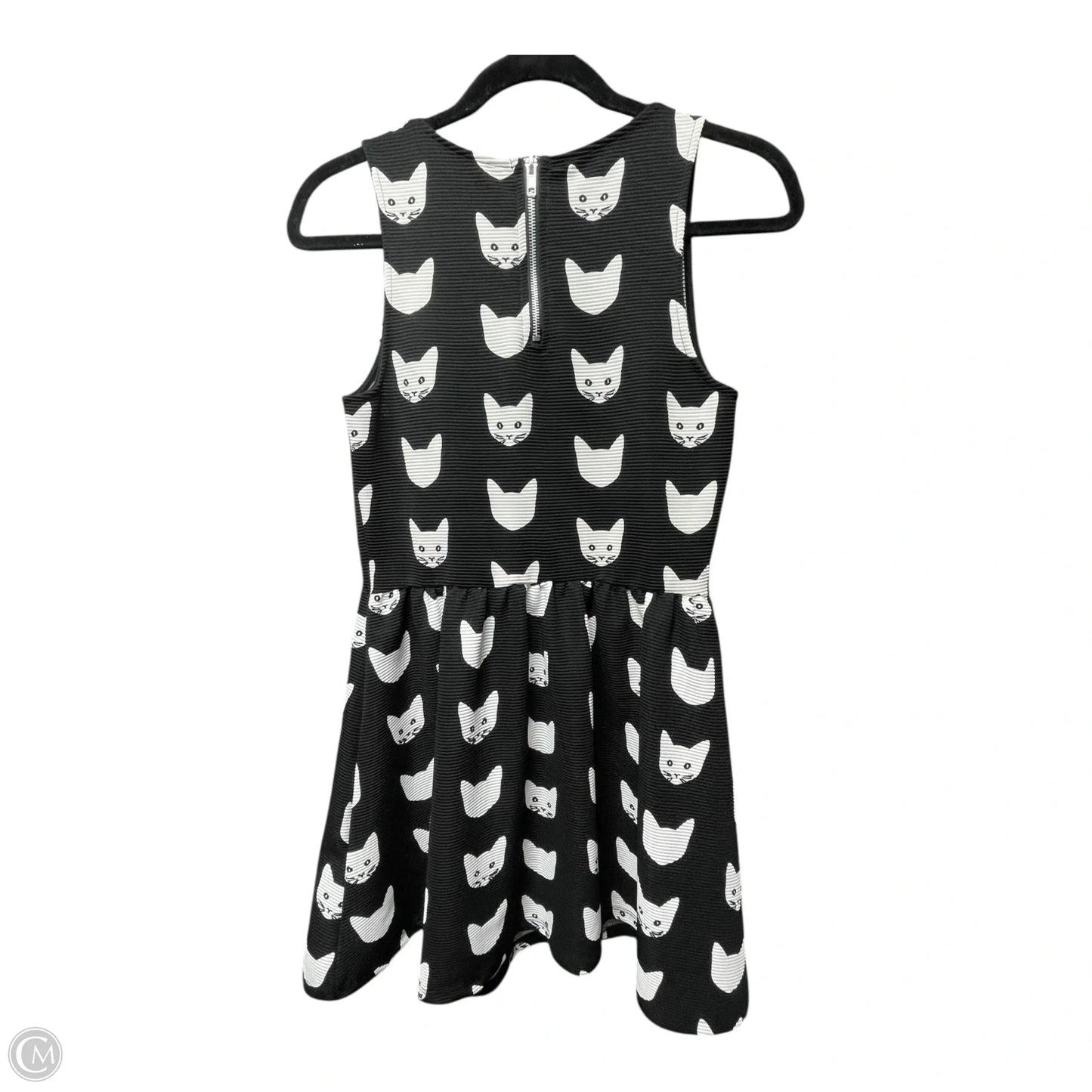 Dress Casual Short By Divided In Black & White, Size: S