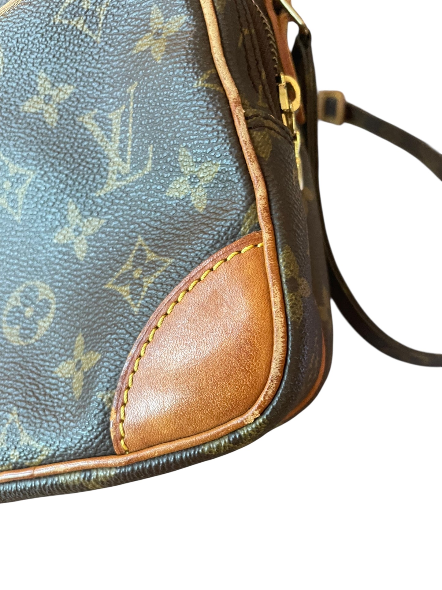 Crossbody Luxury Designer By Louis Vuitton, Size: Small