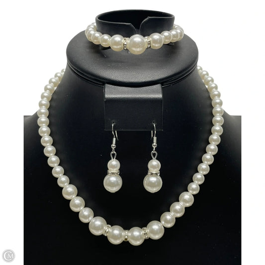 Necklace Set By Clothes Mentor, Size: 03 Piece Set