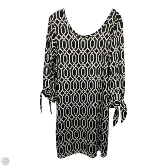 Dress Casual Short By Mudpie In Black & White, Size: L