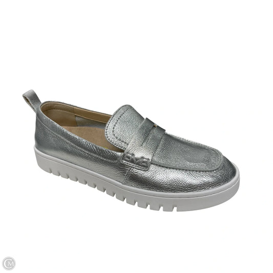Shoes Flats By Vionic In Silver, Size: 8.5