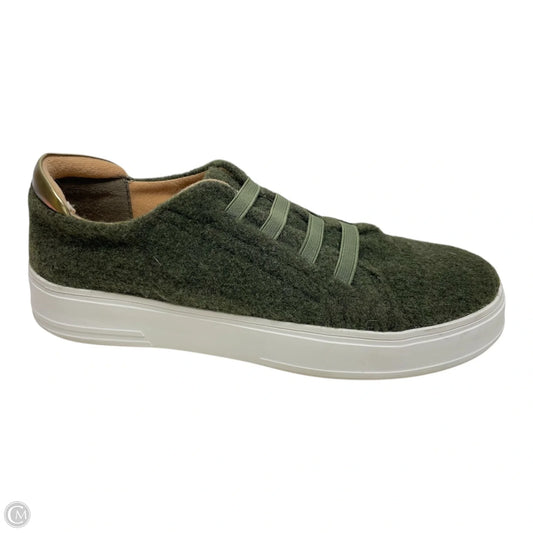 Shoes Sneakers By Clothes Mentor In Green, Size: 9