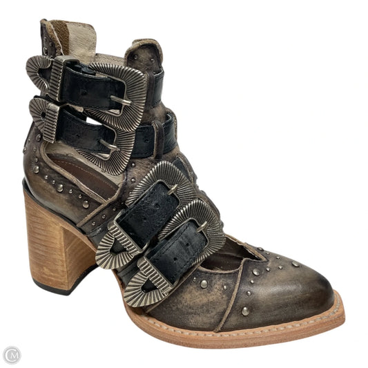 Boots Ankle Heels By FREEBIRD In Grey & Tan, Size: 6
