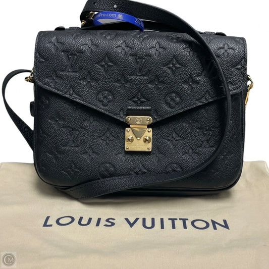 Crossbody Luxury Designer By Louis Vuitton, Size: Medium