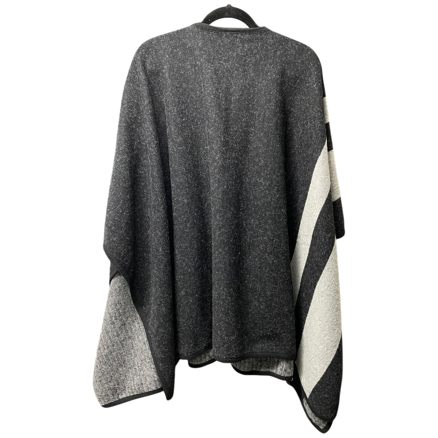 Poncho By Cmc In Grey, Size: Os