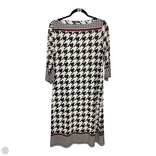 Dress Casual Short By Forever In Black & White, Size: M