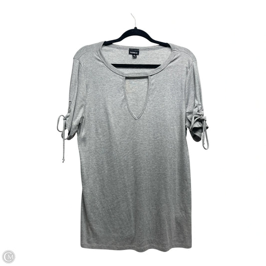 Top Short Sleeve By Torrid In Grey, Size: 2x