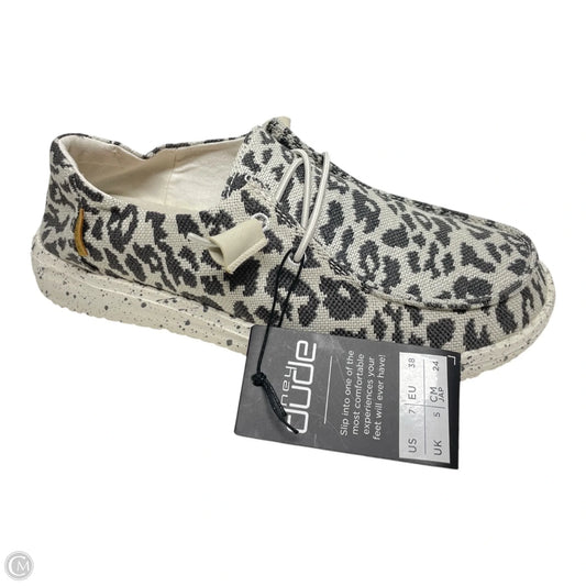 Shoes Flats By Hey Dude In Animal Print, Size: 7