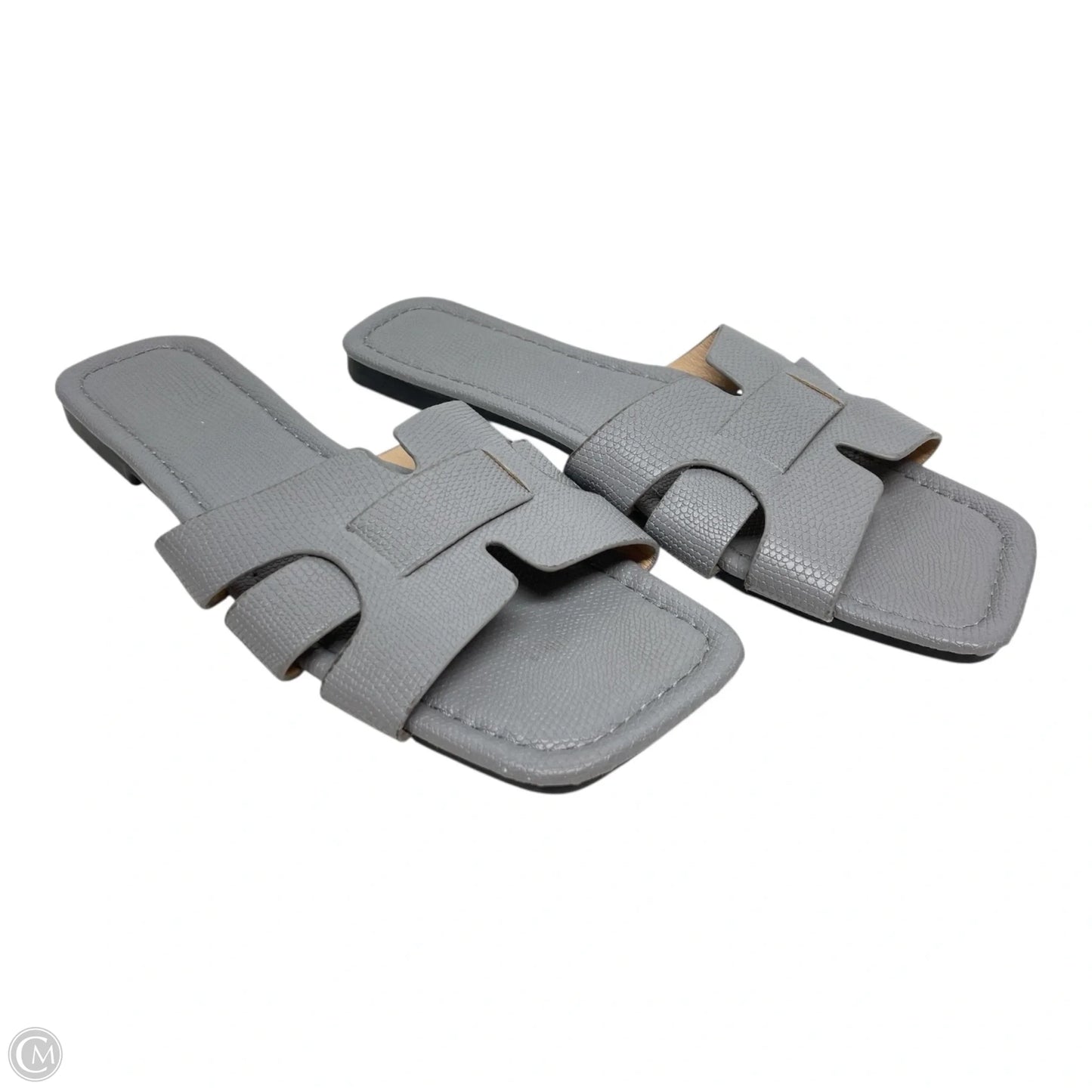 Sandals Flats By Clothes Mentor In Grey, Size: 8.5