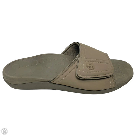 Sandals Flats By Vionic In Tan, Size: 6