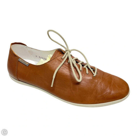 Shoes Flats By Mephisto In Brown, Size: 9