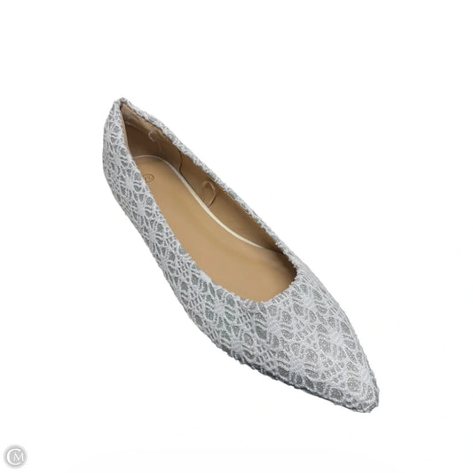 Shoes Flats By Clothes Mentor In Grey & White, Size: 7.5