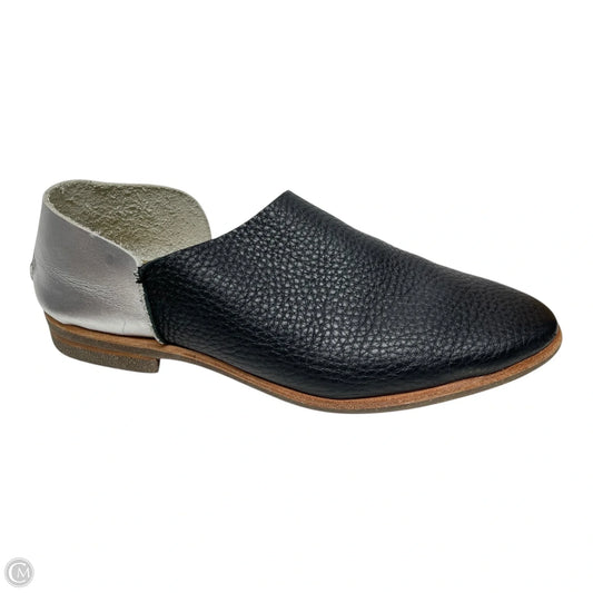 Shoes Flats By Clothes Mentor In Black & Silver, Size: 7