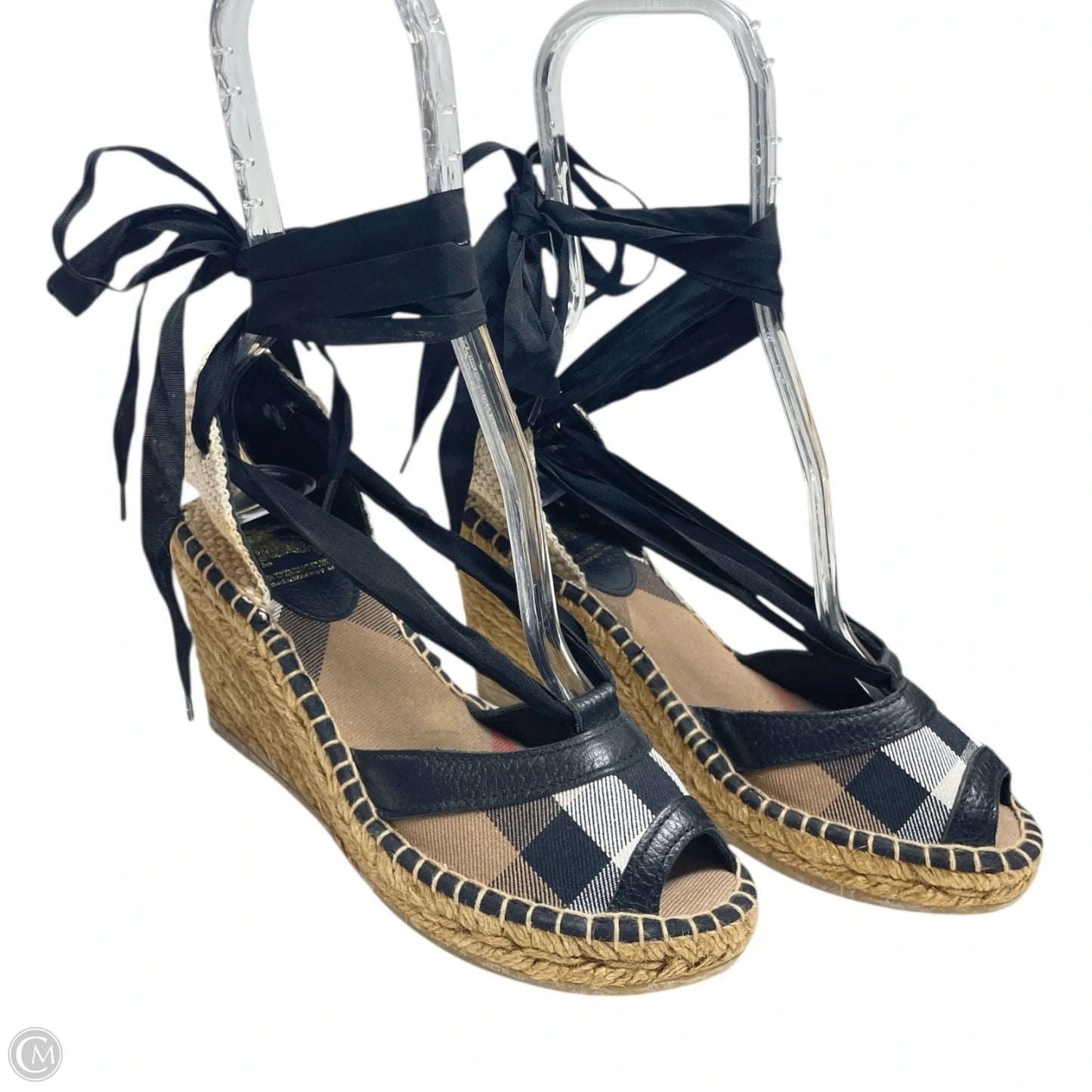 Shoes Luxury Designer By Burberry In Plaid Pattern, Size: 5.5