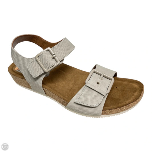 Sandals Flats By Sofft In Grey & Tan, Size: 10