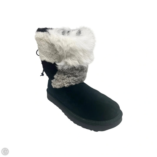 Boots Designer By Ugg In Black & White, Size: 6