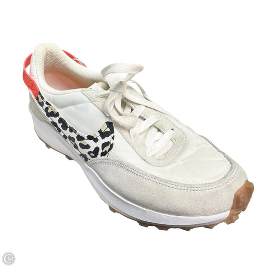 Shoes Sneakers By Nike In Cream, Size: 9
