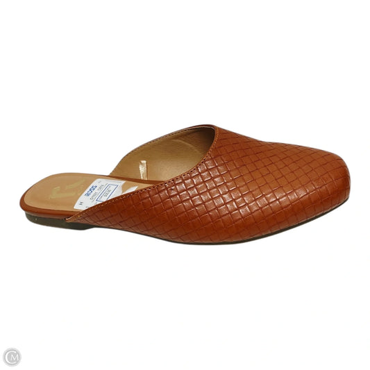 Shoes Flats By Report In Brown, Size: 7
