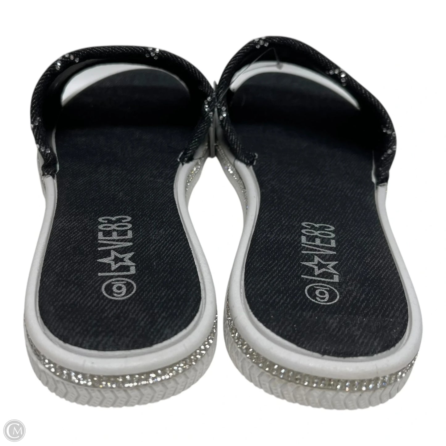 Sandals Flats By Clothes Mentor In Black & White, Size: 6