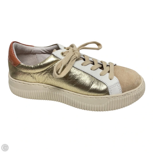 Shoes Sneakers By Sofft In Cream & Tan, Size: 6.5