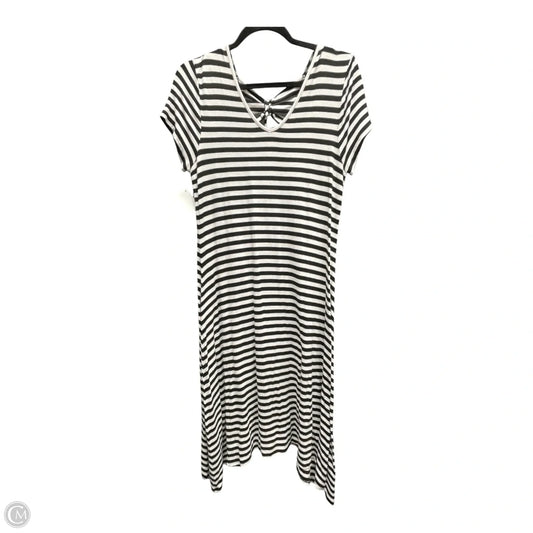 Dress Casual Short By Chicos In Black & White, Size: M