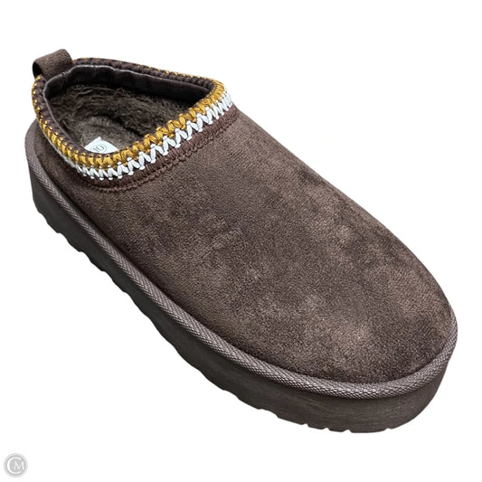 Slippers By Clothes Mentor In Brown, Size: 10