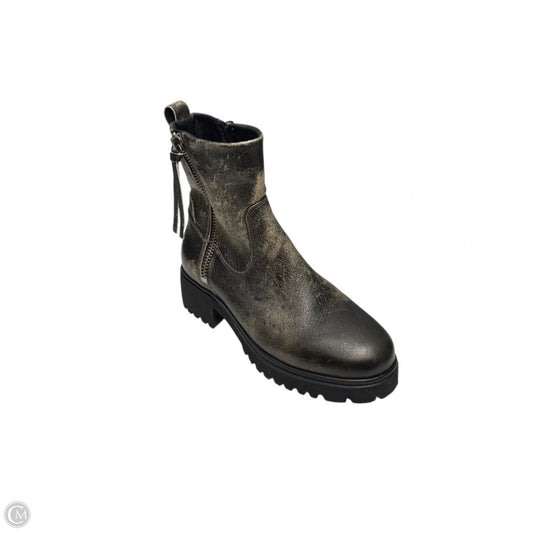 Boots Ankle Flats By Clothes Mentor In Black & Cream, Size: 7