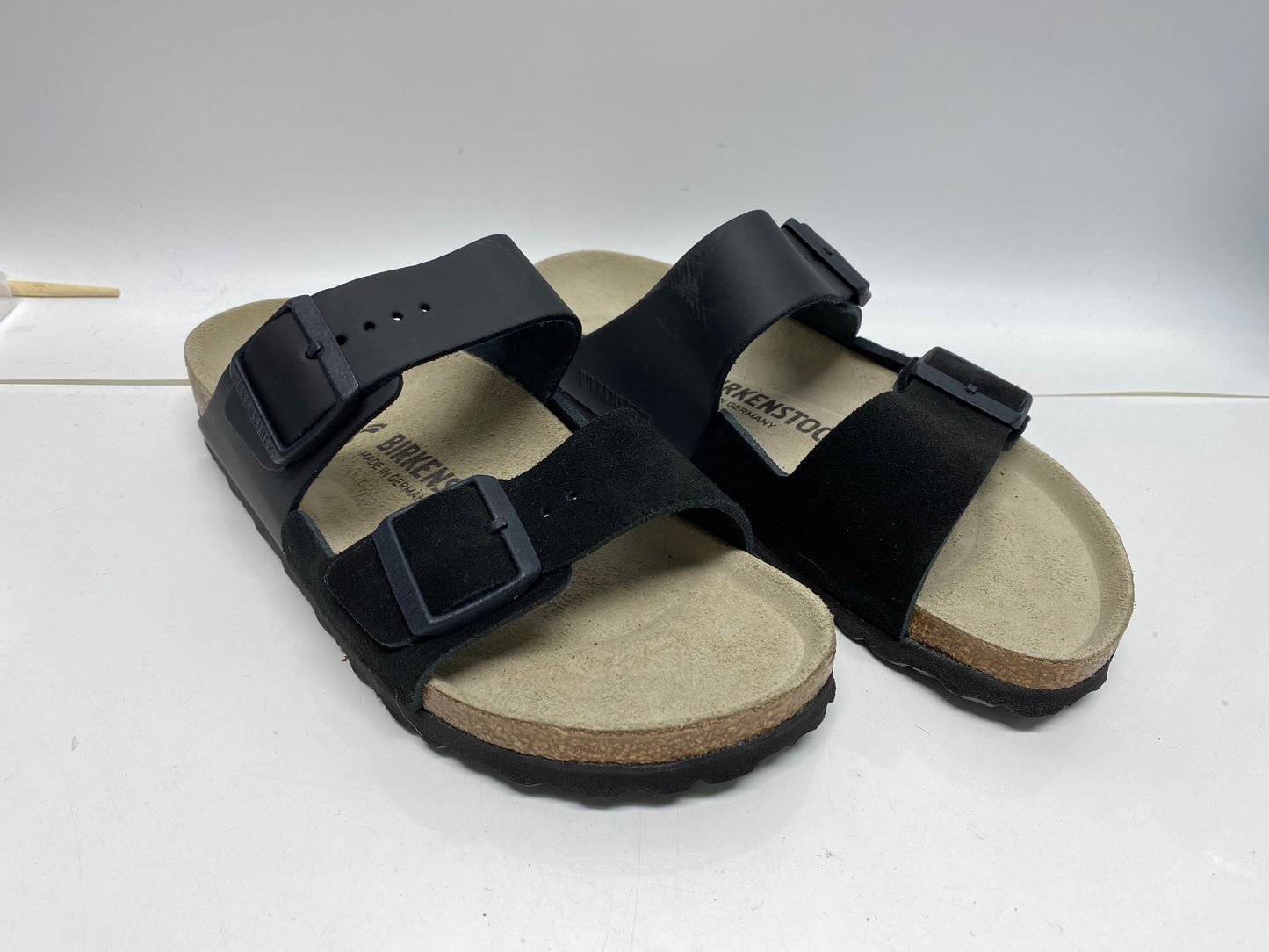 Sandals Flats By Birkenstock In Black & Brown, Size: 7.5