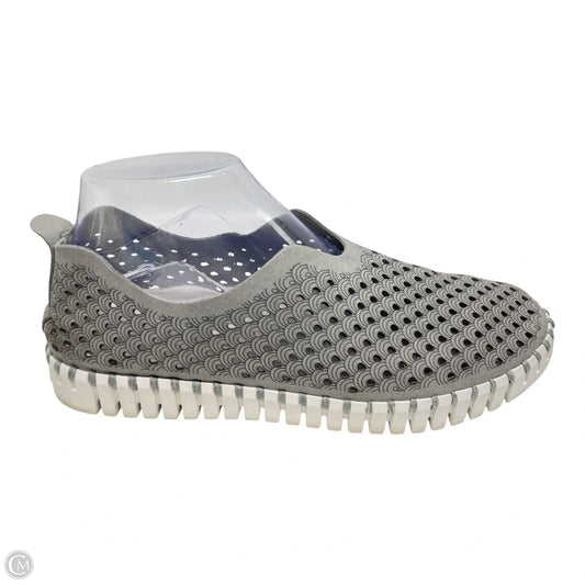 Shoes Flats By Jacobsons In Grey & White, Size: 8.5