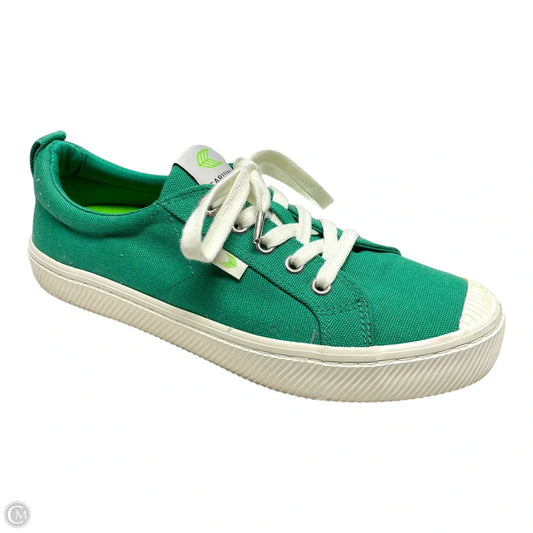 Shoes Sneakers By Cariuma In Green & White, Size: 8.5