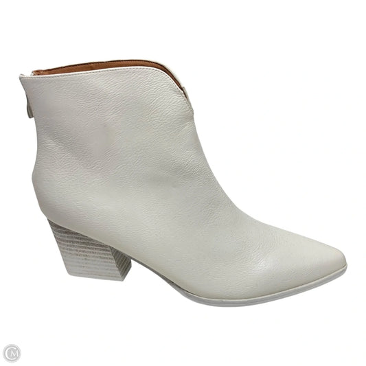 Boots Ankle Heels By BEAST FASHION  In White, Size: 10