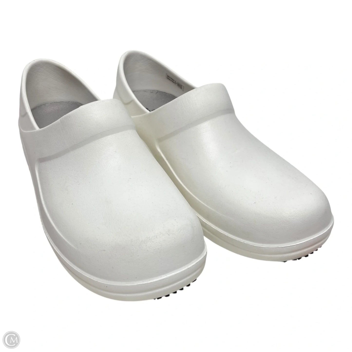 Shoes Flats By Crocs In White, Size: 8