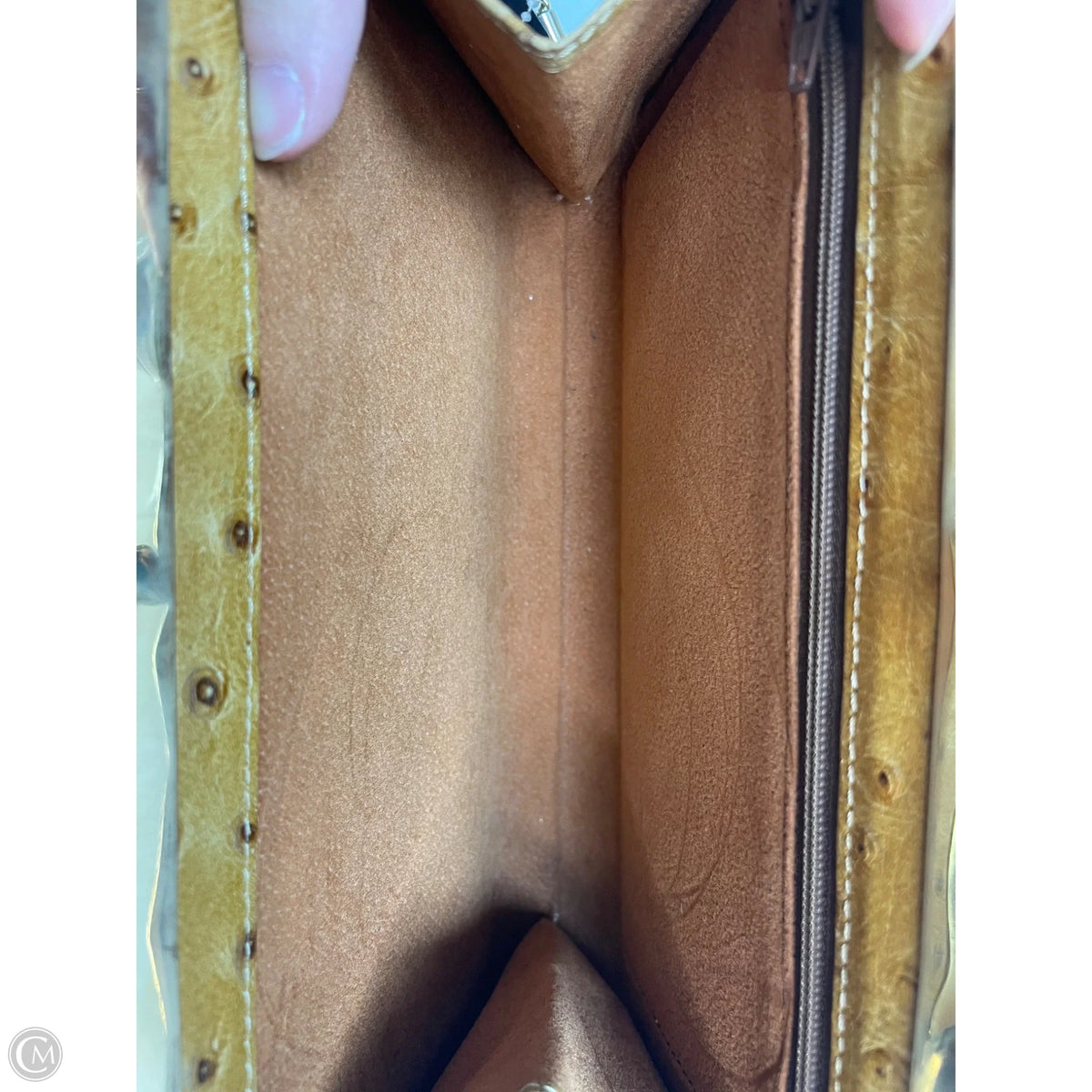 Clutch By Clothes Mentor, Size: Medium