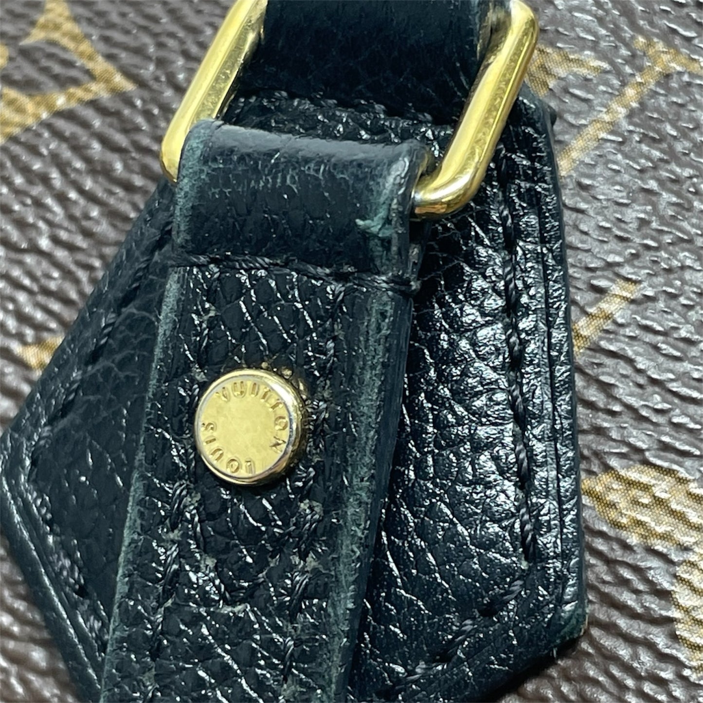 Tote Luxury Designer By Louis Vuitton, Size: Medium