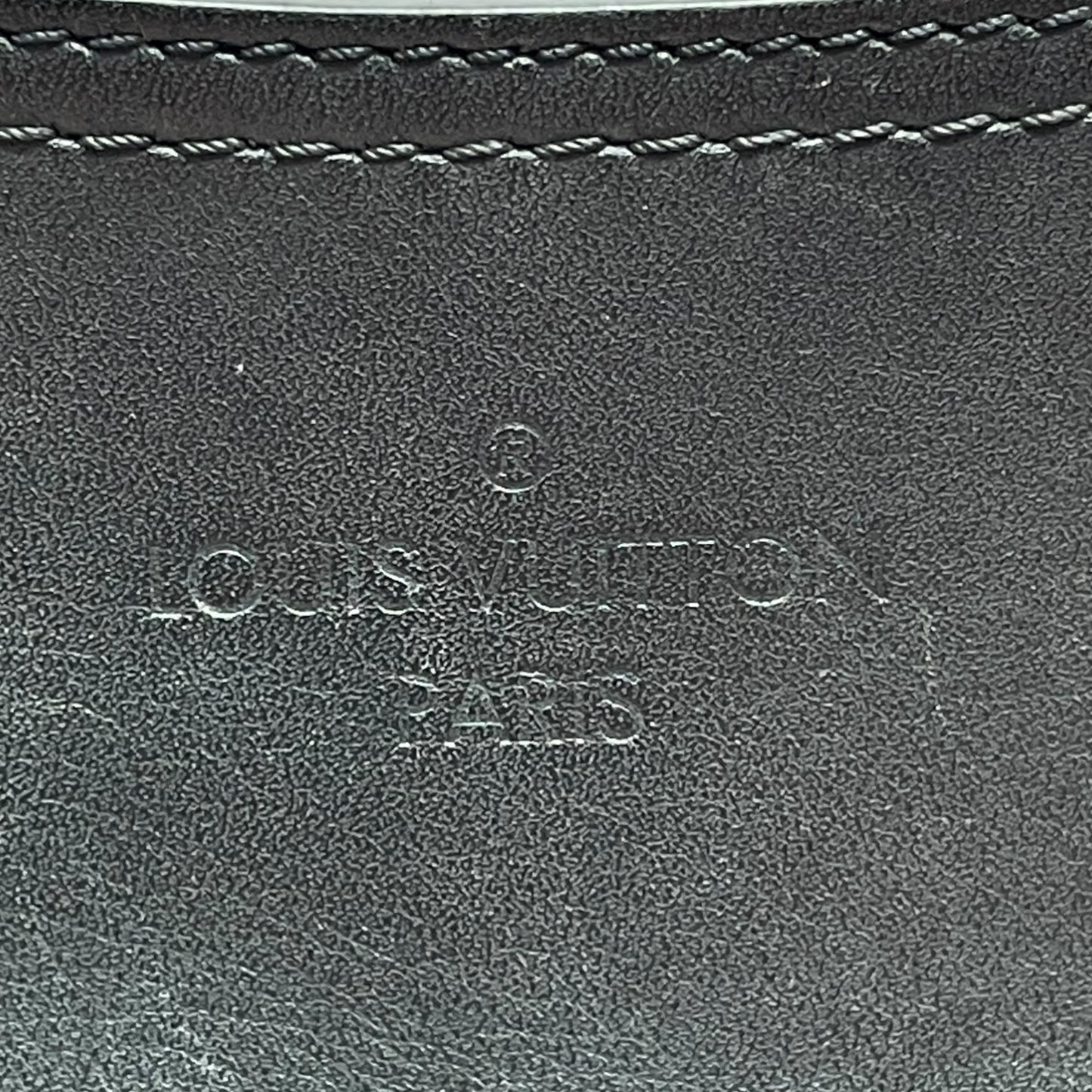 Crossbody Luxury Designer By Louis Vuitton, Size: Large